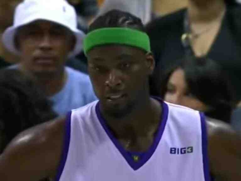 夸梅·布朗:NBA应该强制球员休赛期训练 拿2亿不能光顾着玩